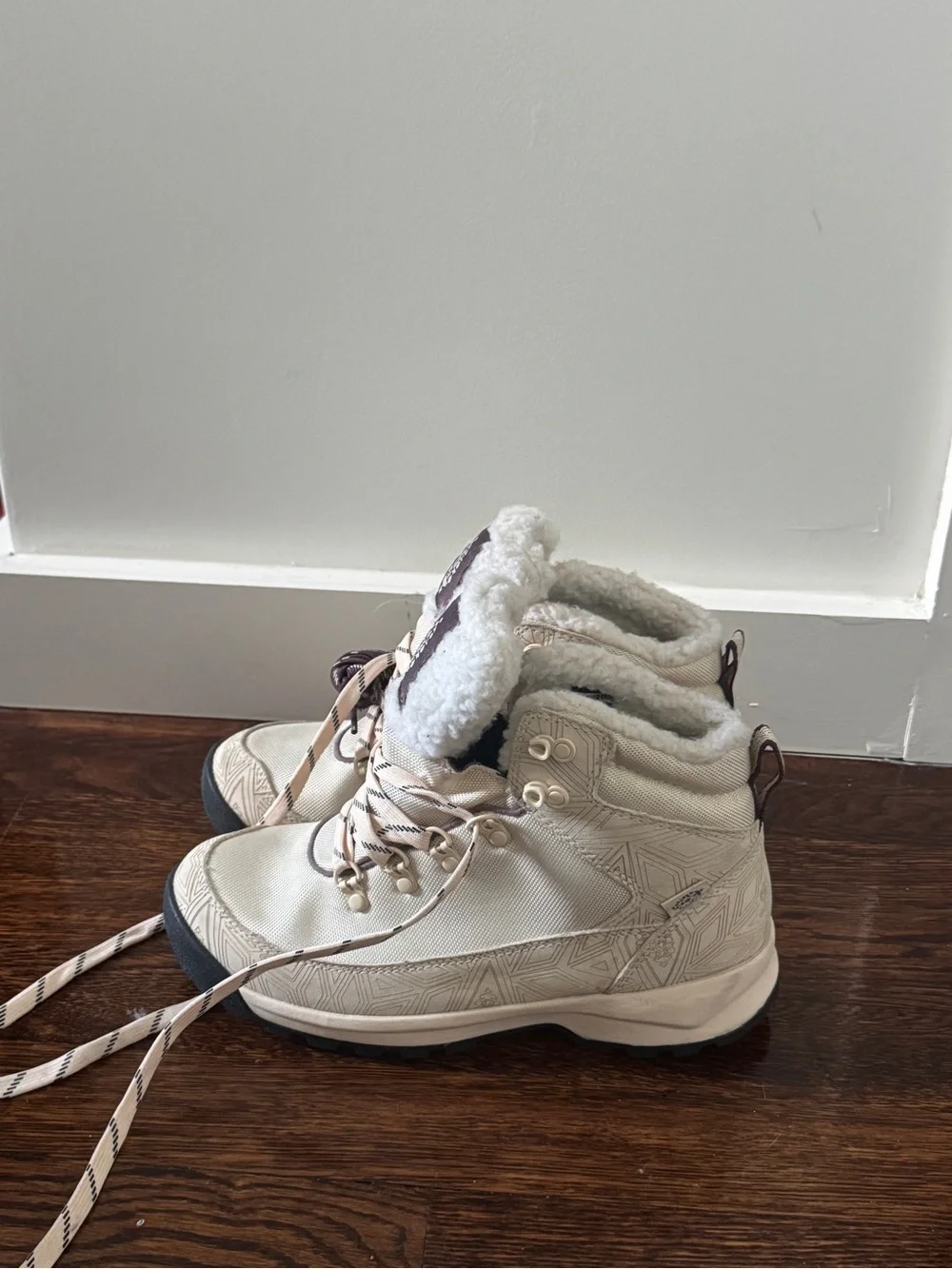 Women's Cream Fleece-Lined Winter Hiker Boots